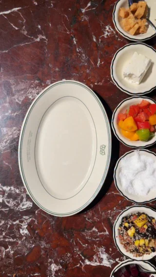 Every masterpiece needs a canvas @pepesitalianliquor 

#cedarhospitality #hospitality #plating #plates
